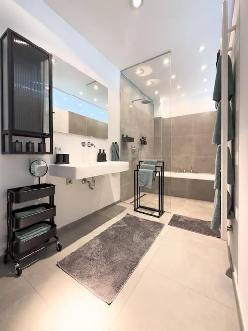 Cityloft - Augsburger Innenstadt-bismarckviertel - Kostenloser Tiefgaragenstellplatz Apartment *